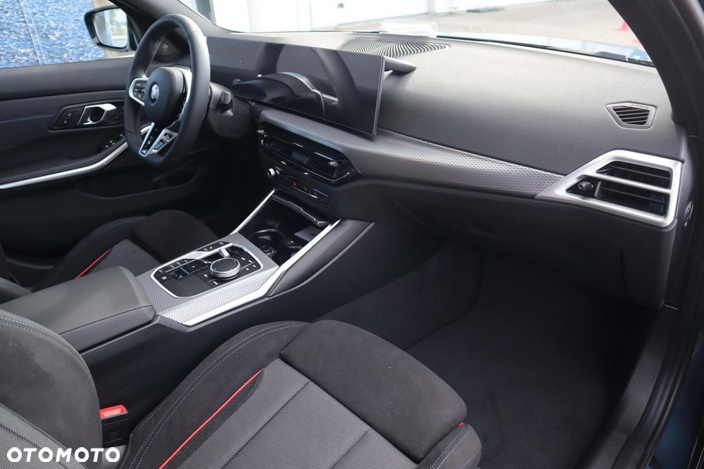 BMW Seria 3 330i M Sport - 14