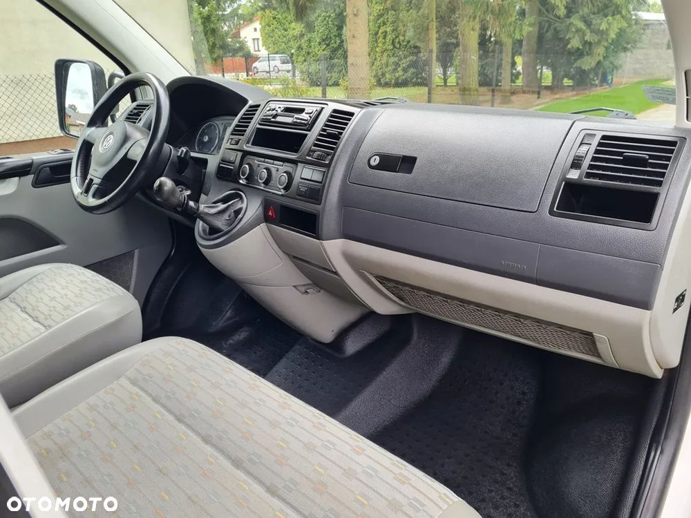 Volkswagen VW TRANSPORTER T5 LIFT DOKA 2,0 TDI - 22