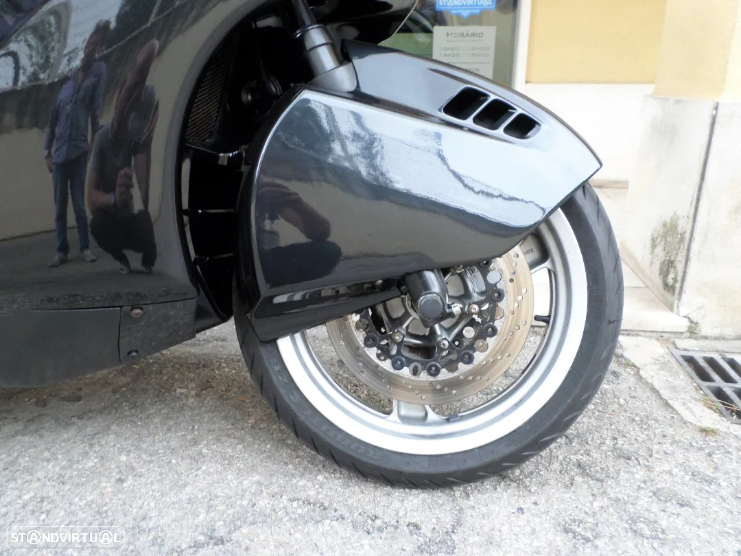 BMW K1 Black Edition - 10
