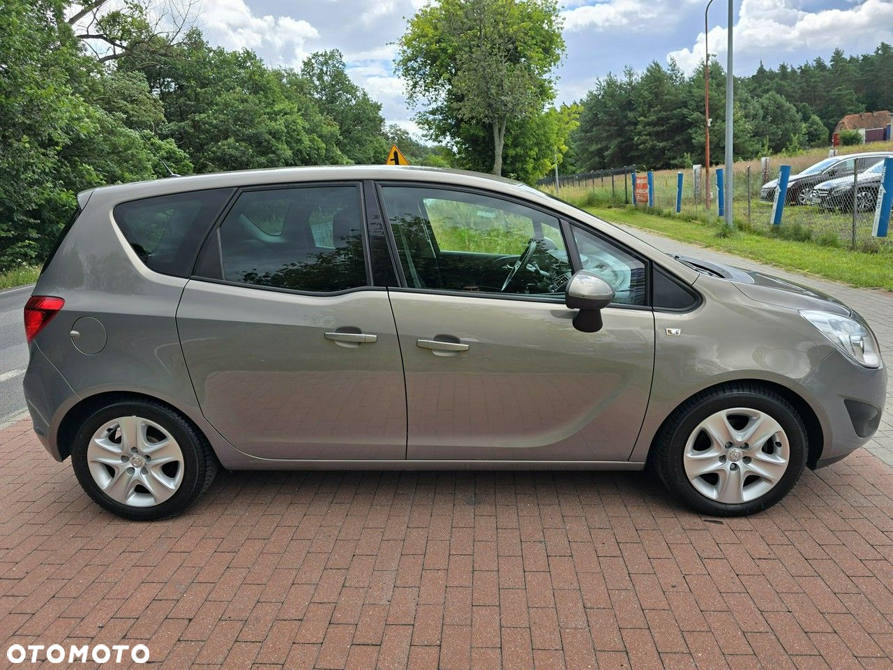 Opel Meriva - 11