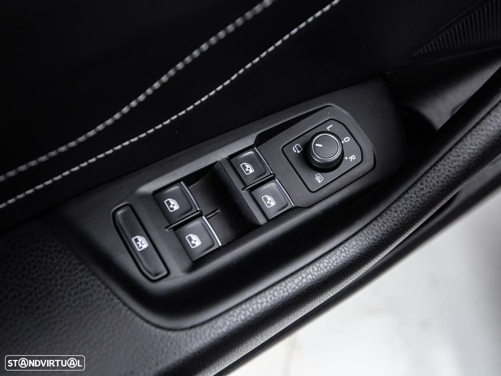 Volkswagen Arteon 2.0 TDI Elegance DSG — fotografia 14