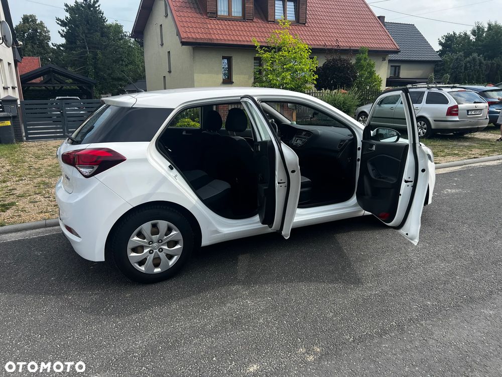 Hyundai i20 - 19