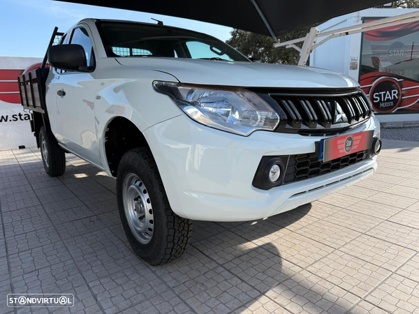 Mitsubishi L200 2.4 DI-D Club Campera 4WD