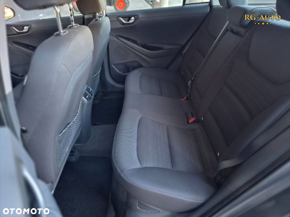 Hyundai IONIQ - 27
