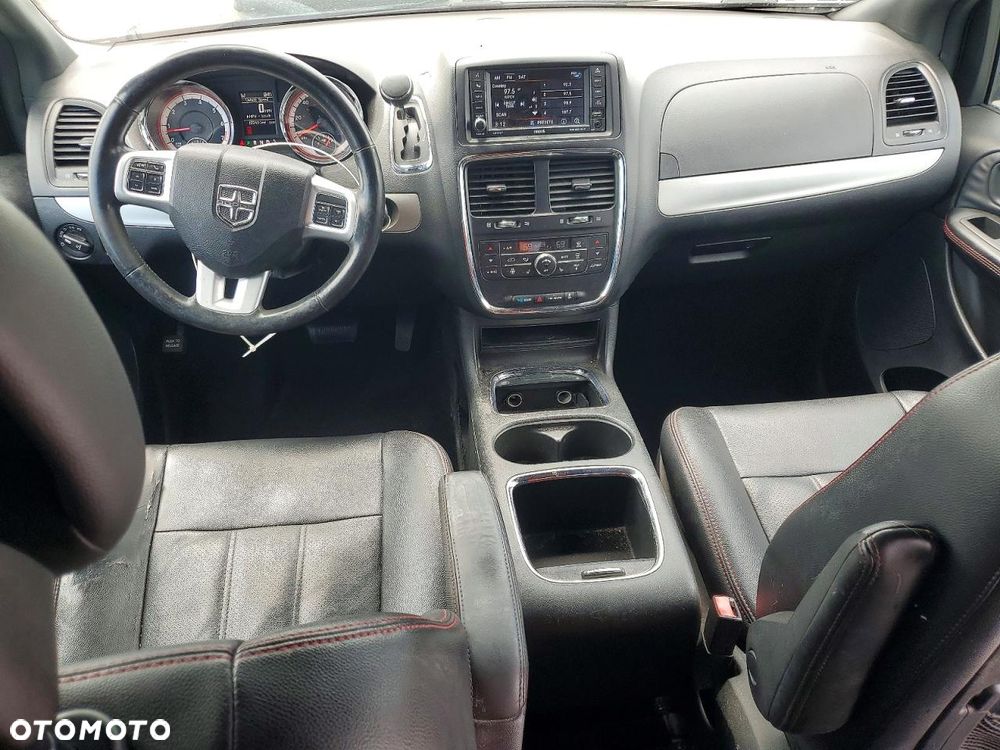 Dodge Grand Caravan 3.6 R/T - 31