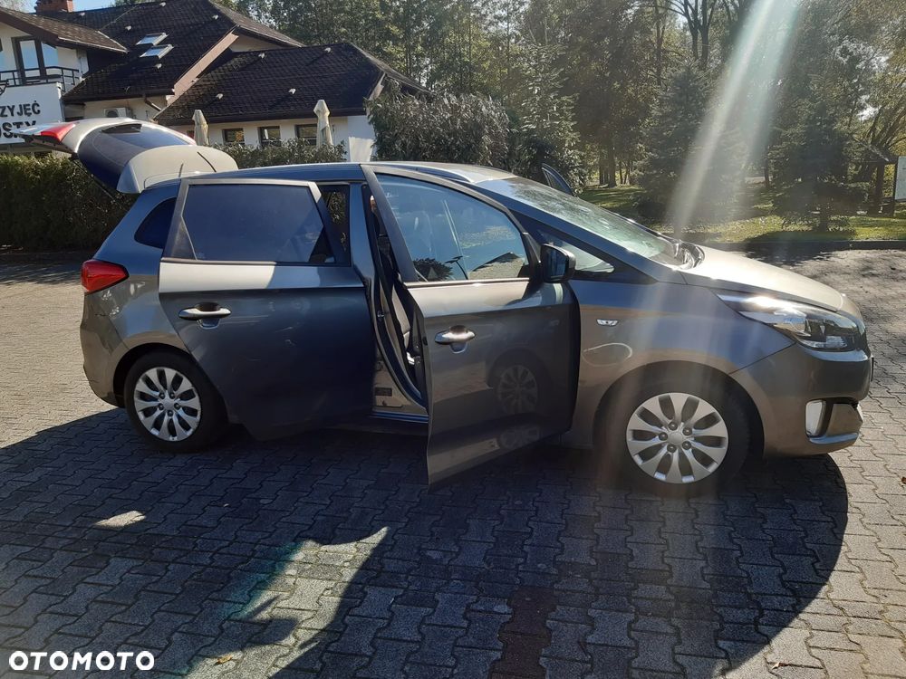 Kia Carens 1.7 CRDi 115 Dream Team Edition - 16