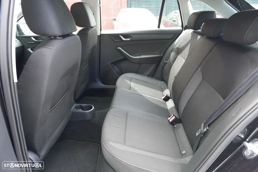 Skoda Rapid Spaceback 1.6 TDi Elegance - 9