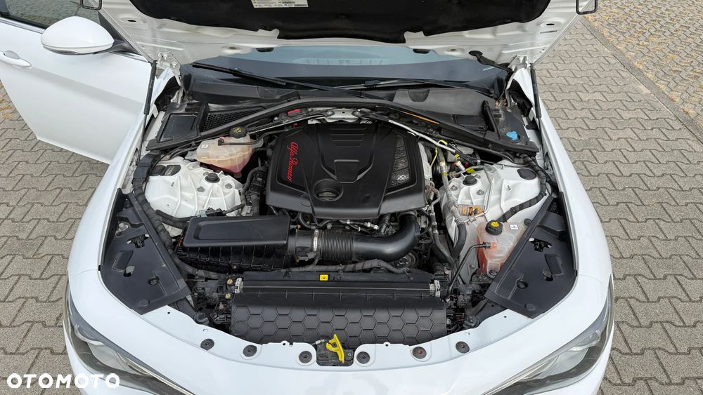 Alfa Romeo Giulia 2.0 Turbo 16V AT8 Veloce - 17