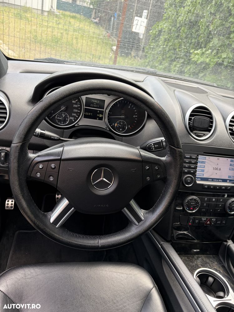 Mercedes-Benz ML - 13