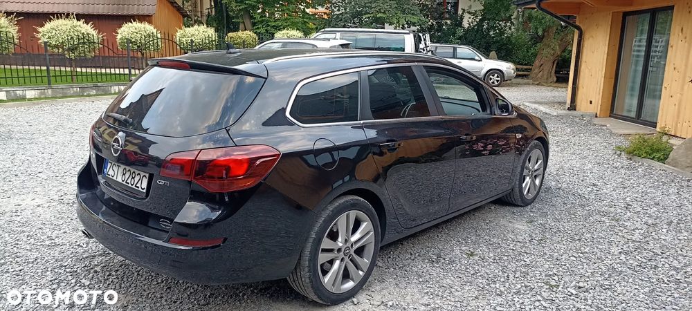 Opel Astra 2.0 CDTI DPF Cosmo - 4