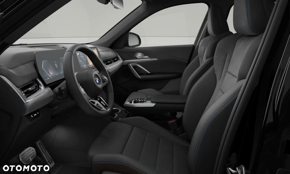 BMW X1 xDrive23i mHEV - 11