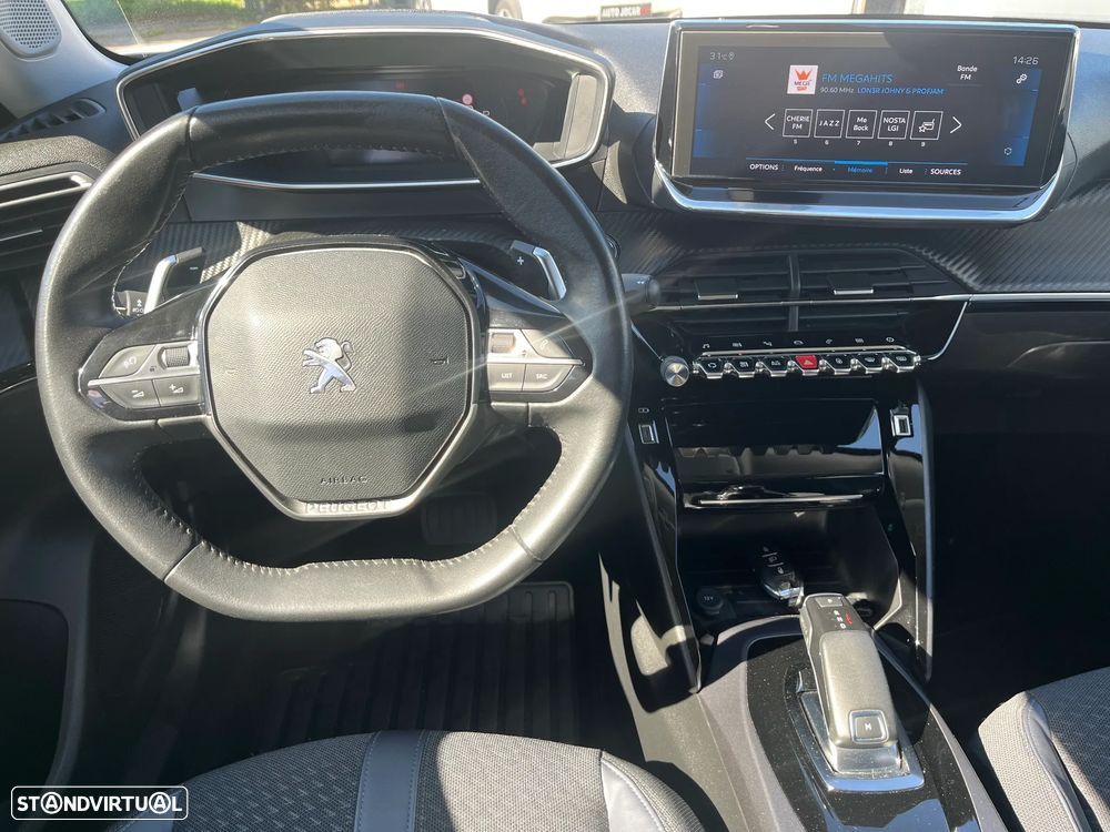 Peugeot 2008 1.5 BlueHDi Allure EAT8 - 12