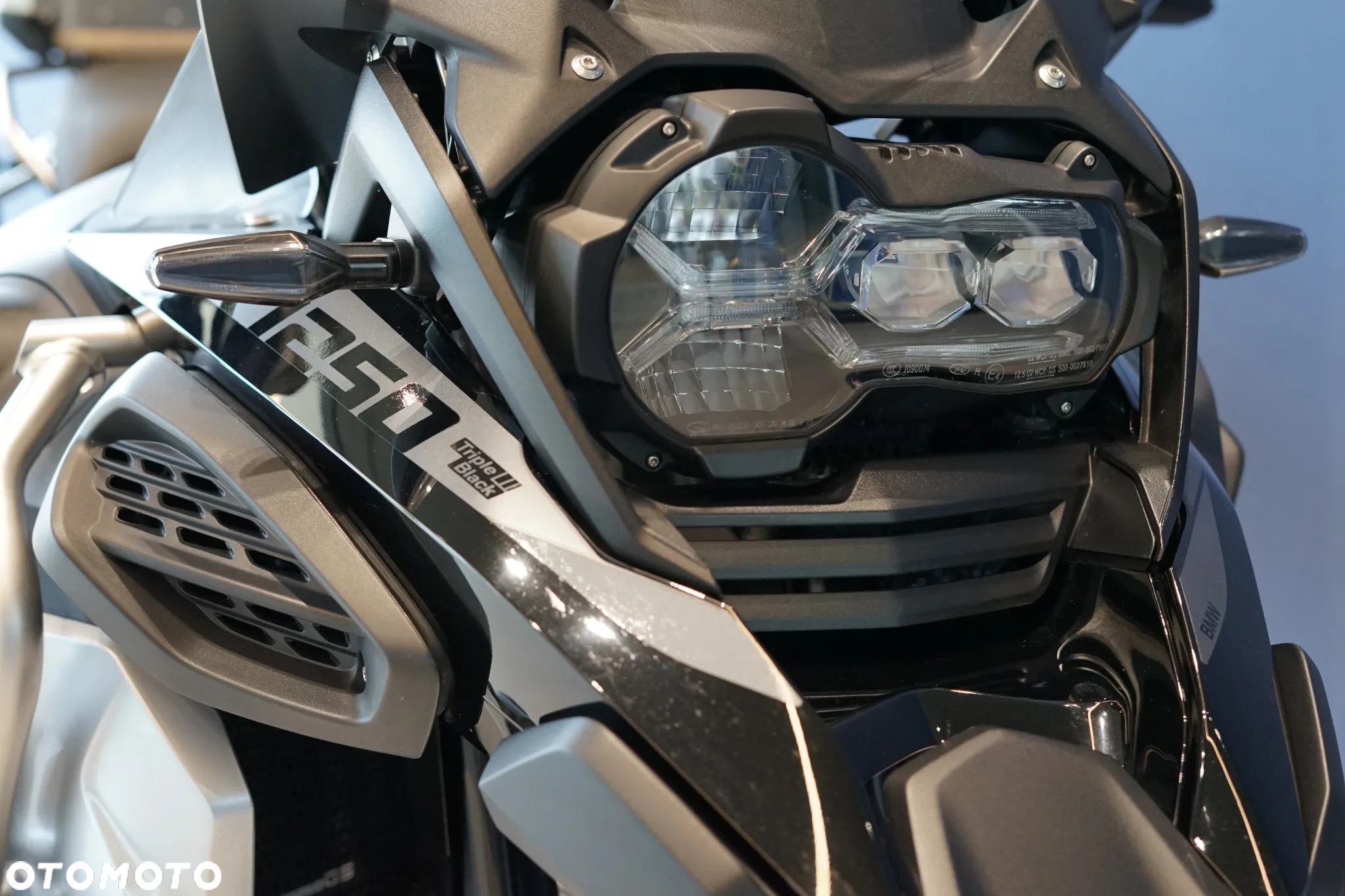 BMW R - 19