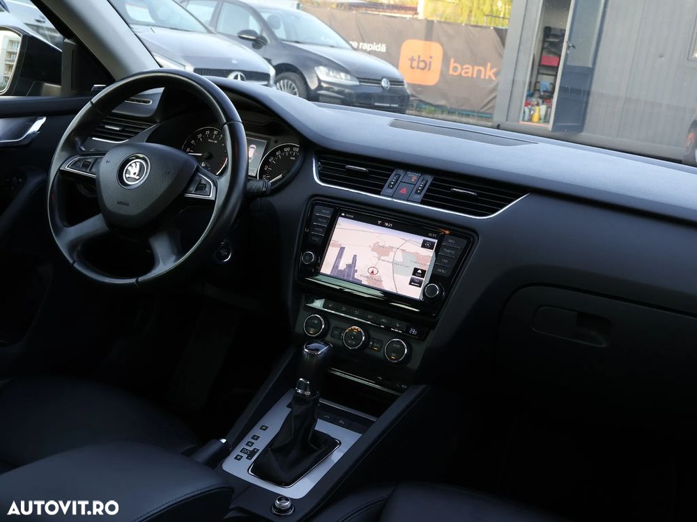 Skoda Octavia 1.6 TDI DPF DSG Elegance - 20