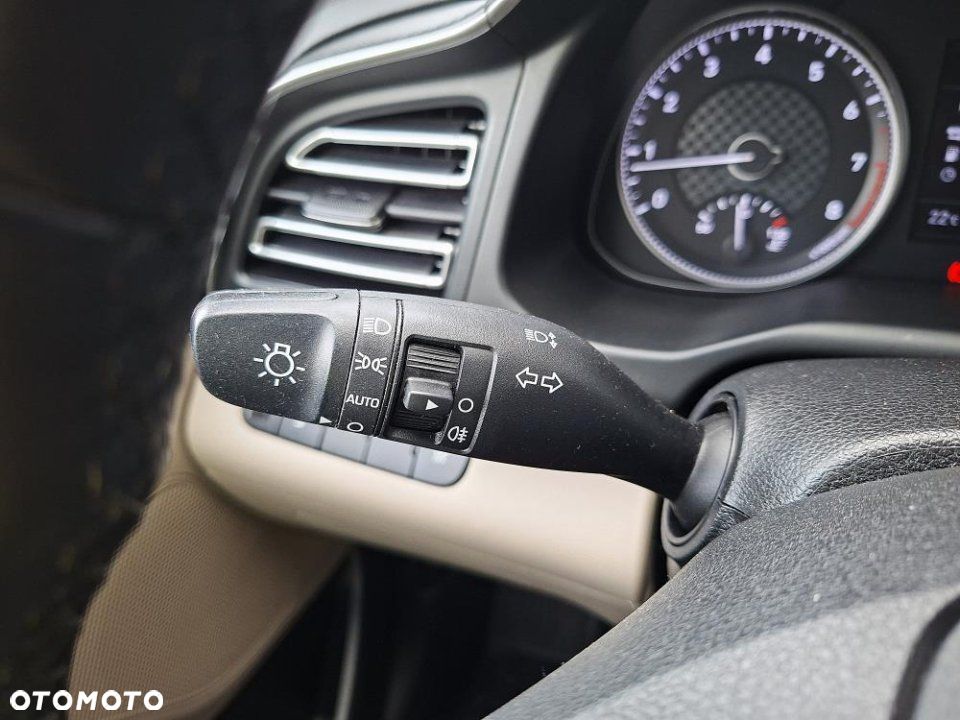 Hyundai Elantra - 19