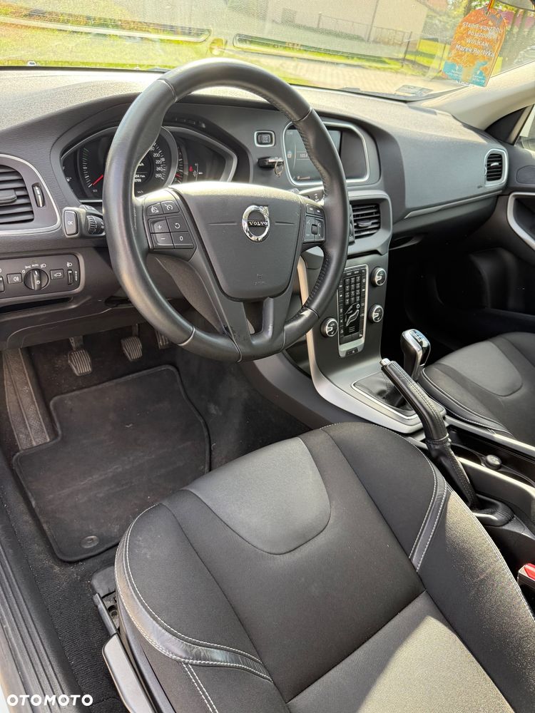 Volvo V40 D2 Drive-E Momentum - 23