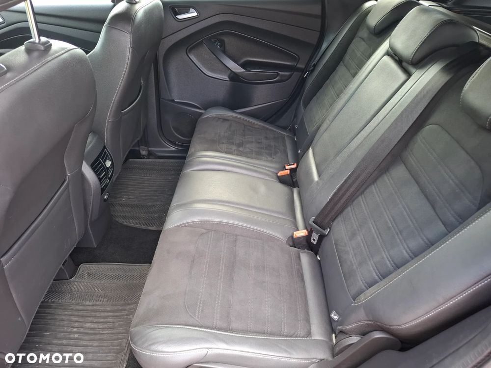 Ford Kuga 2.0 TDCi 4x4 ST-Line - 32