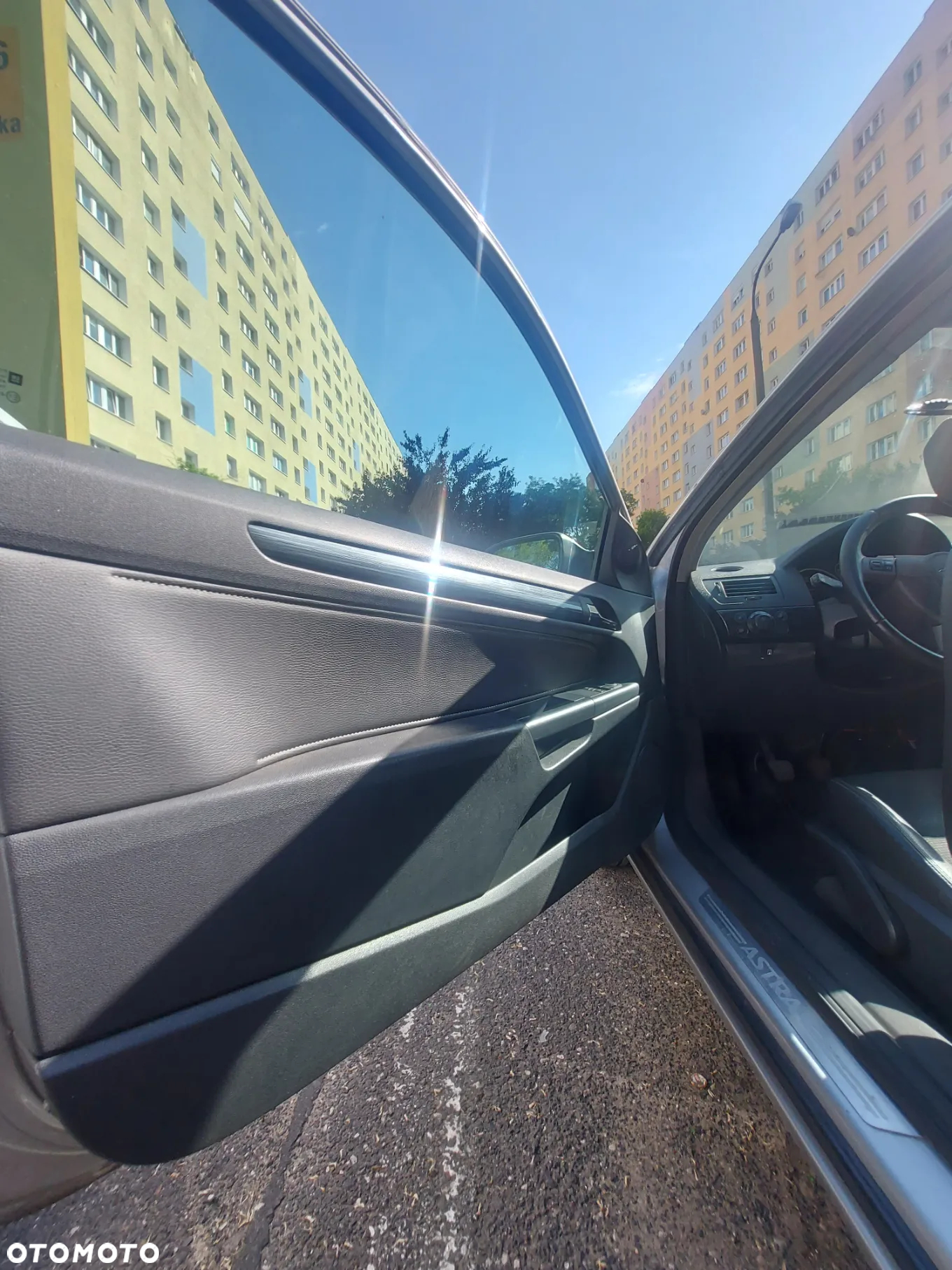 Opel Astra GTC 1.8 Cosmo - 11