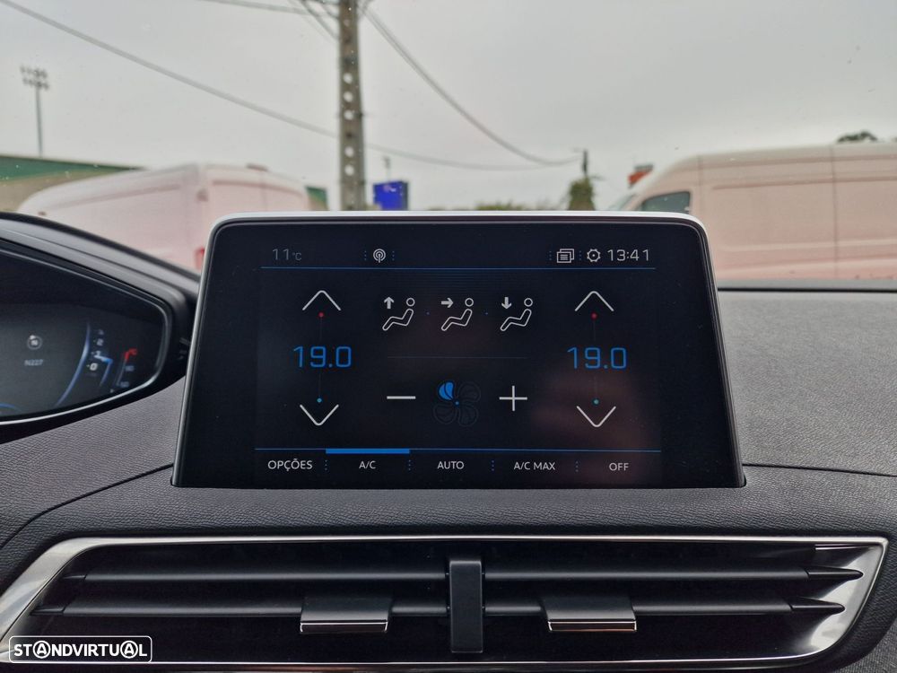 Peugeot 3008 1.2 PureTech Allure Pack EAT8 - 33