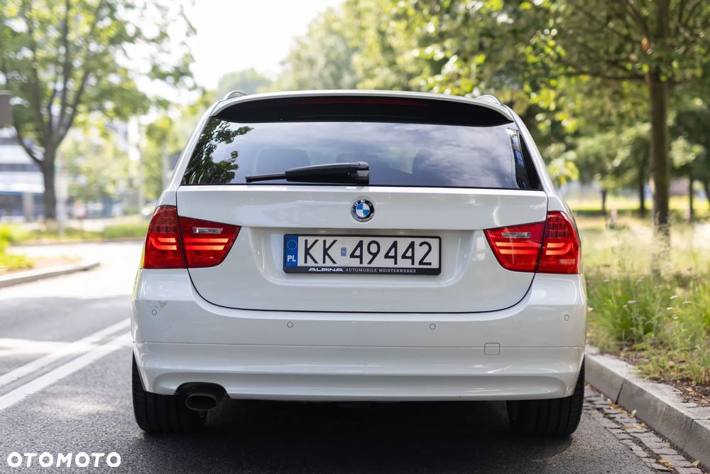 BMW Seria 3 318d DPF - 31