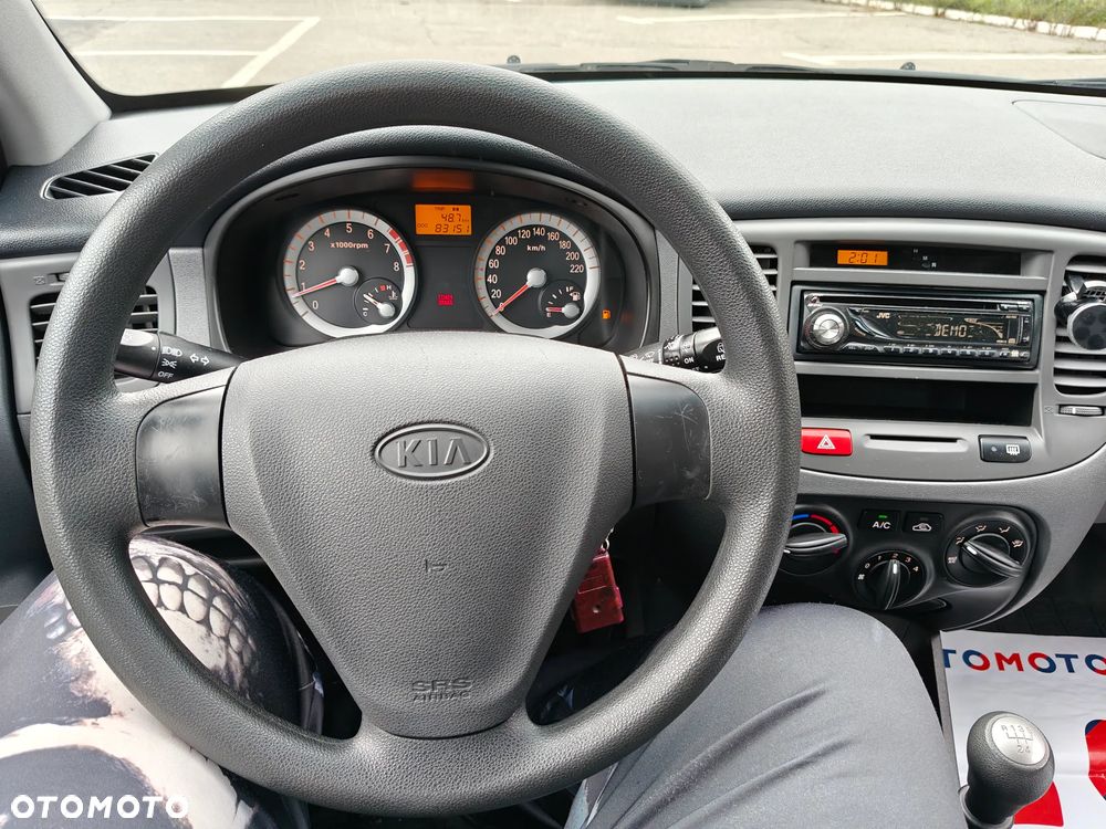 Kia Rio 1.4 Optimum + - 9