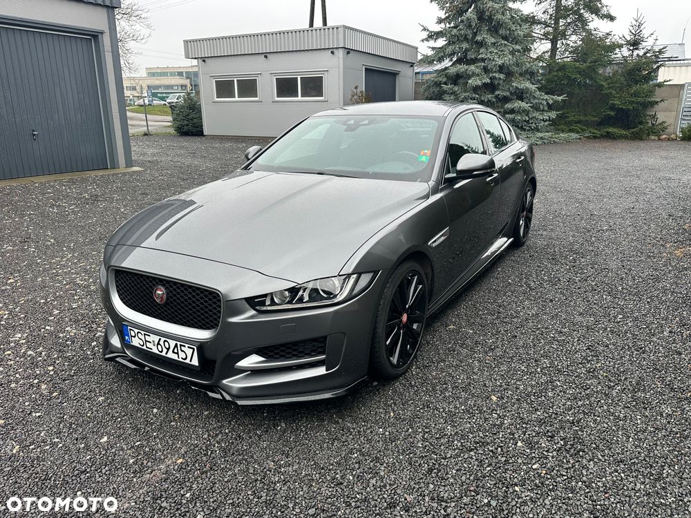 Jaguar XE 20d R-Sport - 1