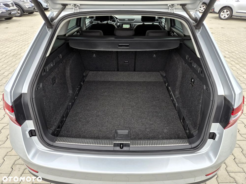 Skoda Superb 2.0 TDI 4x4 Style DSG - 36