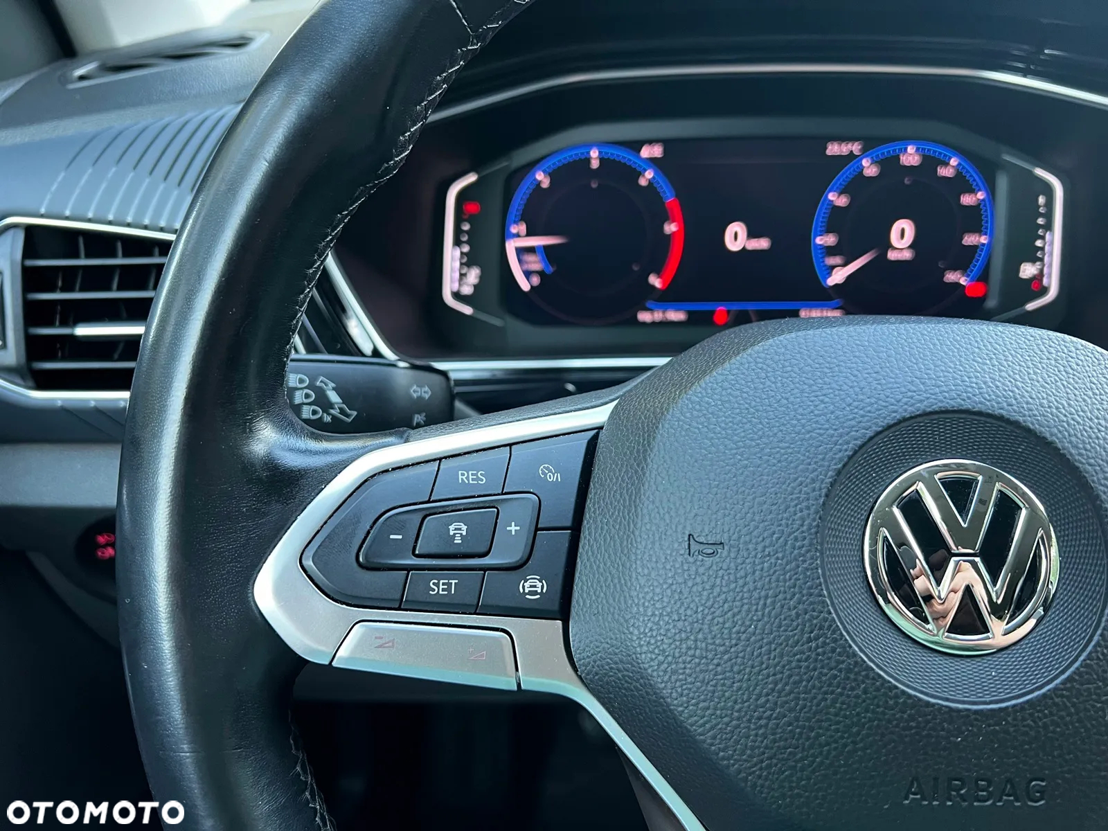 Volkswagen T-Cross - 25