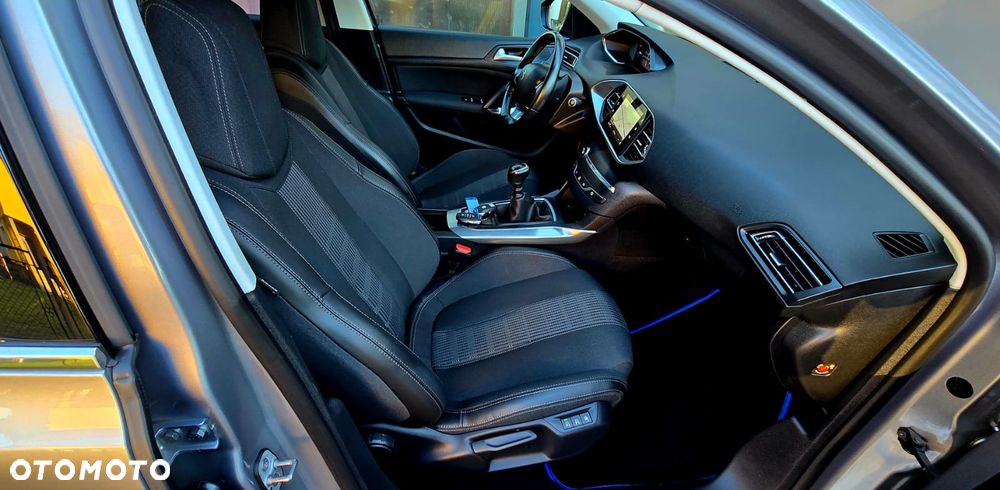 Peugeot 308 BlueHDi 130 Allure Pack - 17
