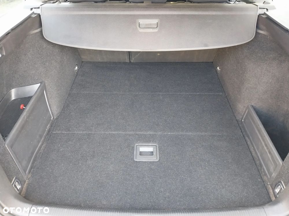 Volkswagen Passat 2.0 TDI DSG BlueMotion Technology Trendline - 16