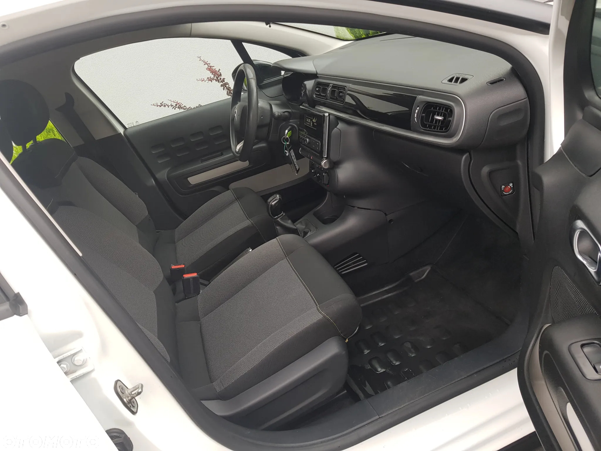 Citroën C3 1.2 PureTech Shine - 8