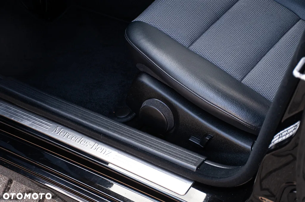 Mercedes-Benz Klasa C 180 T BlueEFFICIENCY Avantgarde - 37
