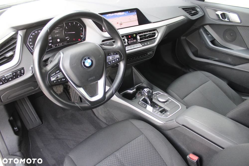 BMW Seria 2 218i Advantage - 15