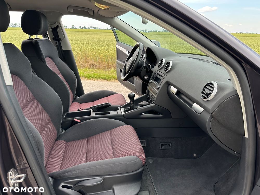 Audi A3 Sportback 1.8 TFSI Attraction - 12