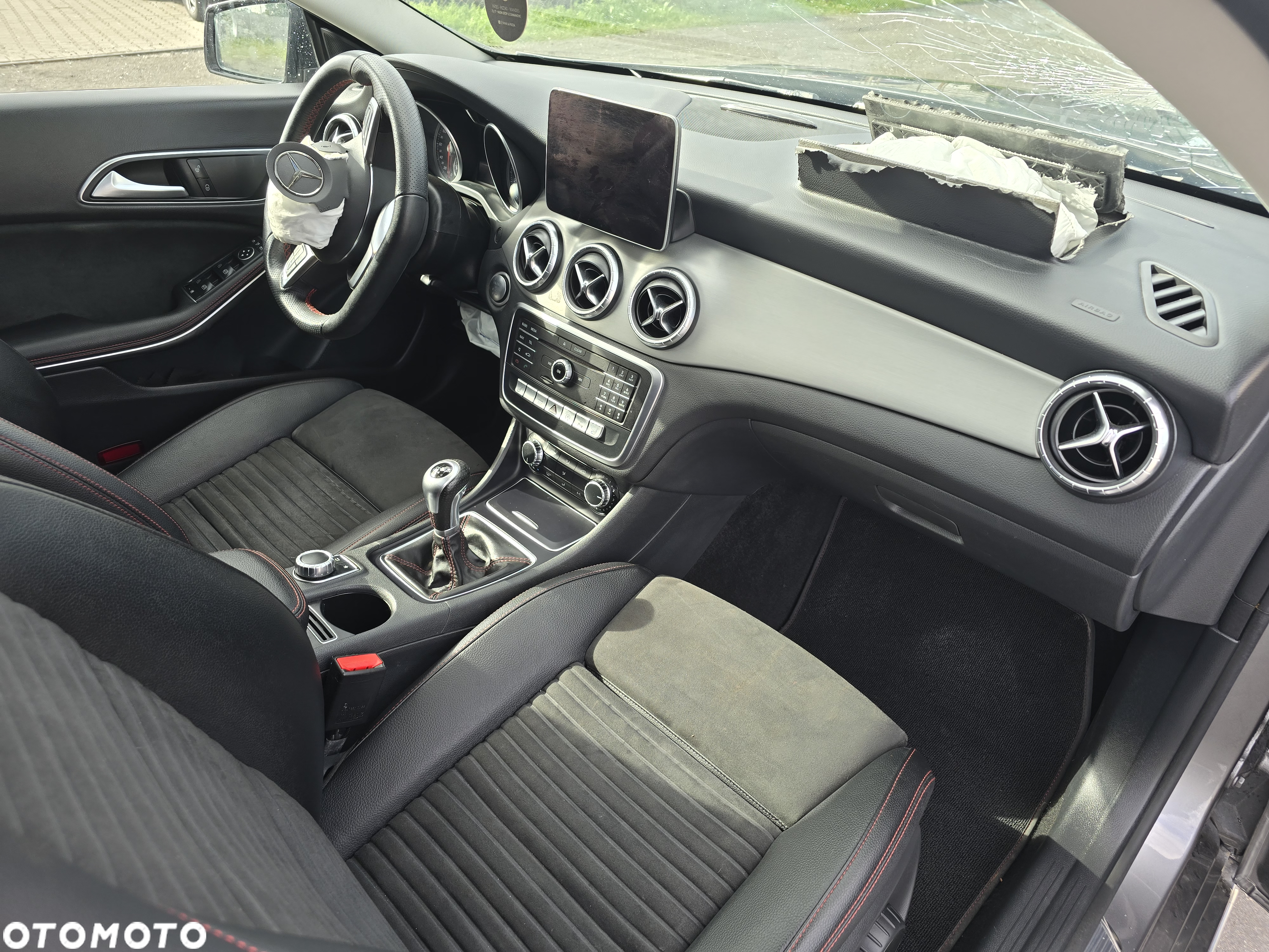 Mercedes-Benz CLA Shooting Brake 180 AMG Line - 15