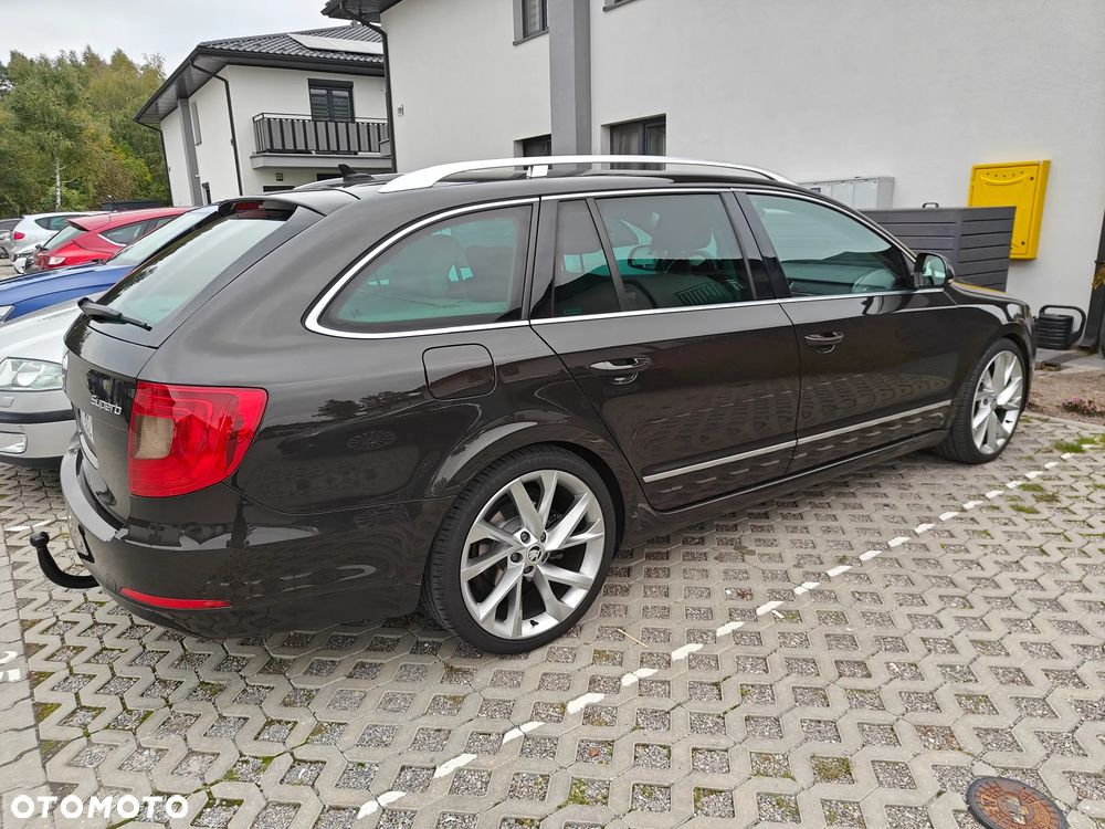 Skoda Superb 2.0 TDI Elegance DSG - 2