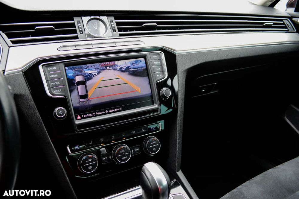 Volkswagen Passat 1.8 TSI (BlueMotion Technology) DSG Highline - 16