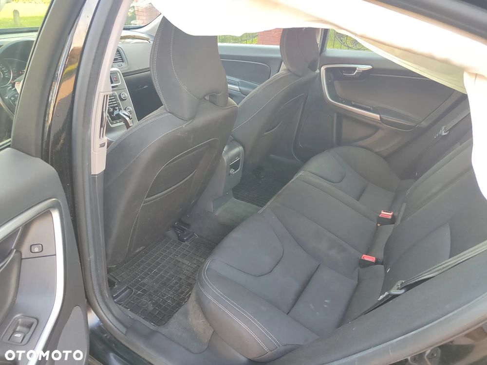 Volvo S60 T3 Drive-E Momentum - 9