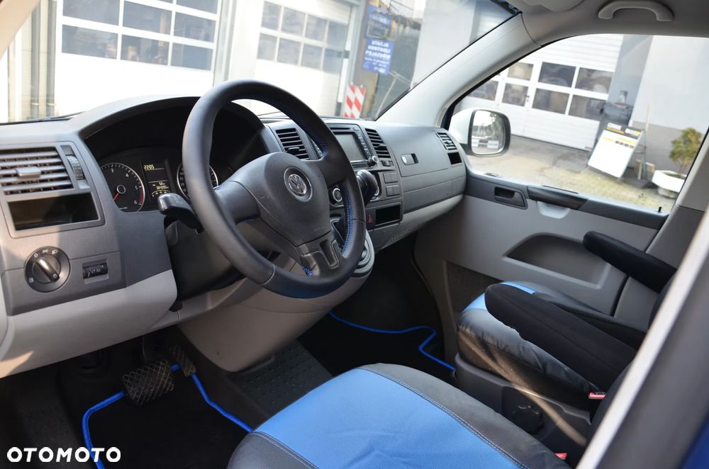 Volkswagen Caravelle - 14