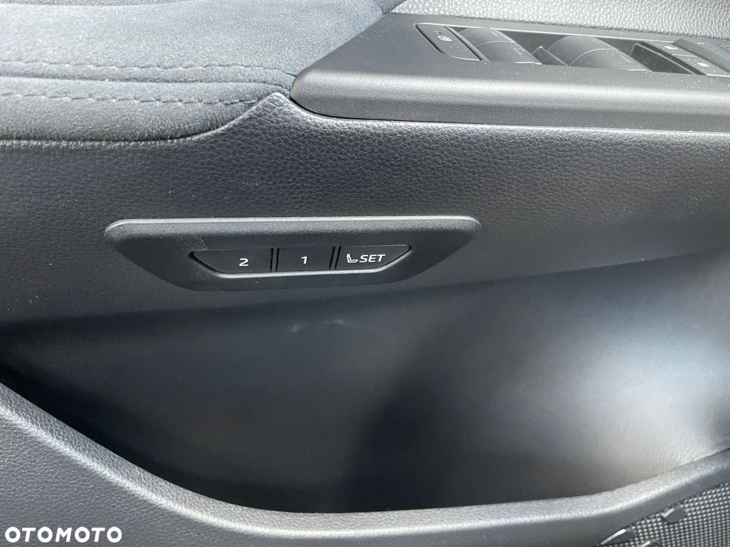 Toyota C-HR 1.8 Hybrid Executive - 17