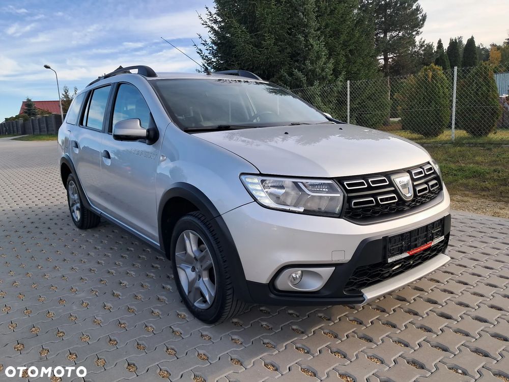 Dacia Logan TCe 90 S&S Stepway Celebration - 10