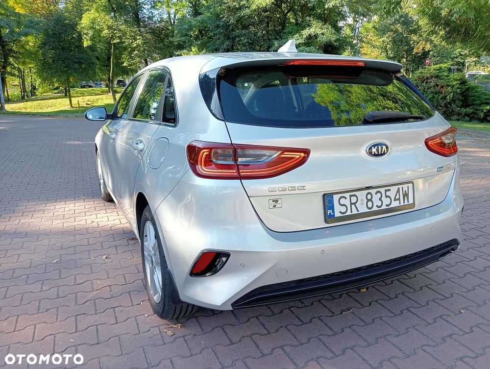 Kia Ceed 1.6 CRDi mHEV M - 11