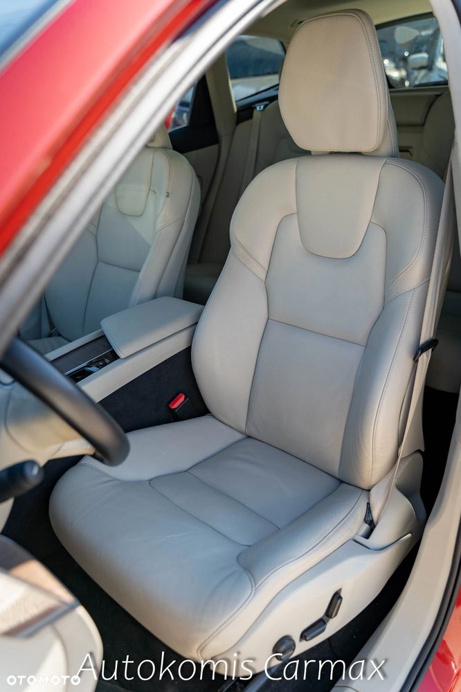 Volvo XC 60 T5 AWD Momentum - 18