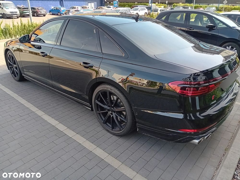 Audi S8 - 4