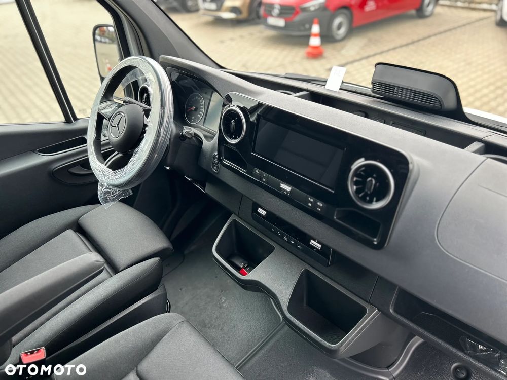 Mercedes-Benz Sprinter 317 CDI Furgon PRO długi - 21