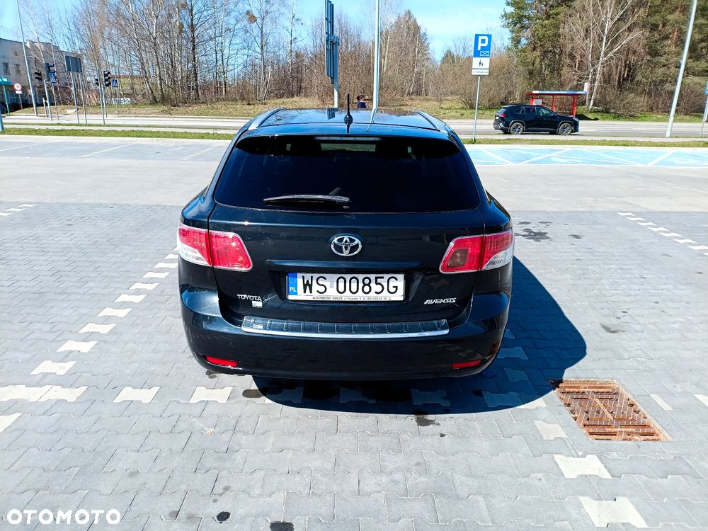 Toyota Avensis 2.0 D-4D 2010 - 9