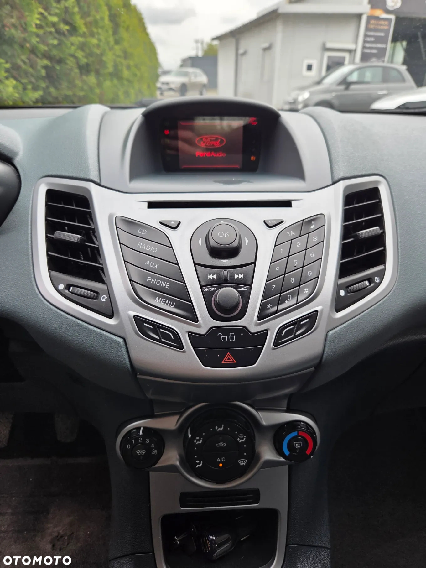 Ford Fiesta 1.25 Ambiente - 24