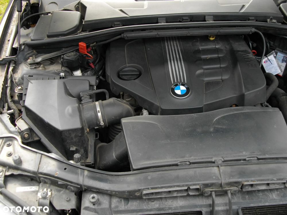 BMW Seria 3 320d xDrive DPF - 13