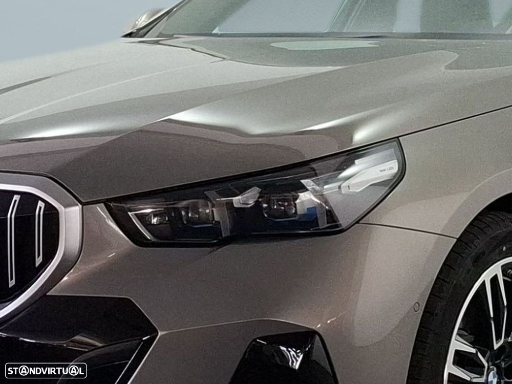 BMW 530 e Pack Desportivo M - 4