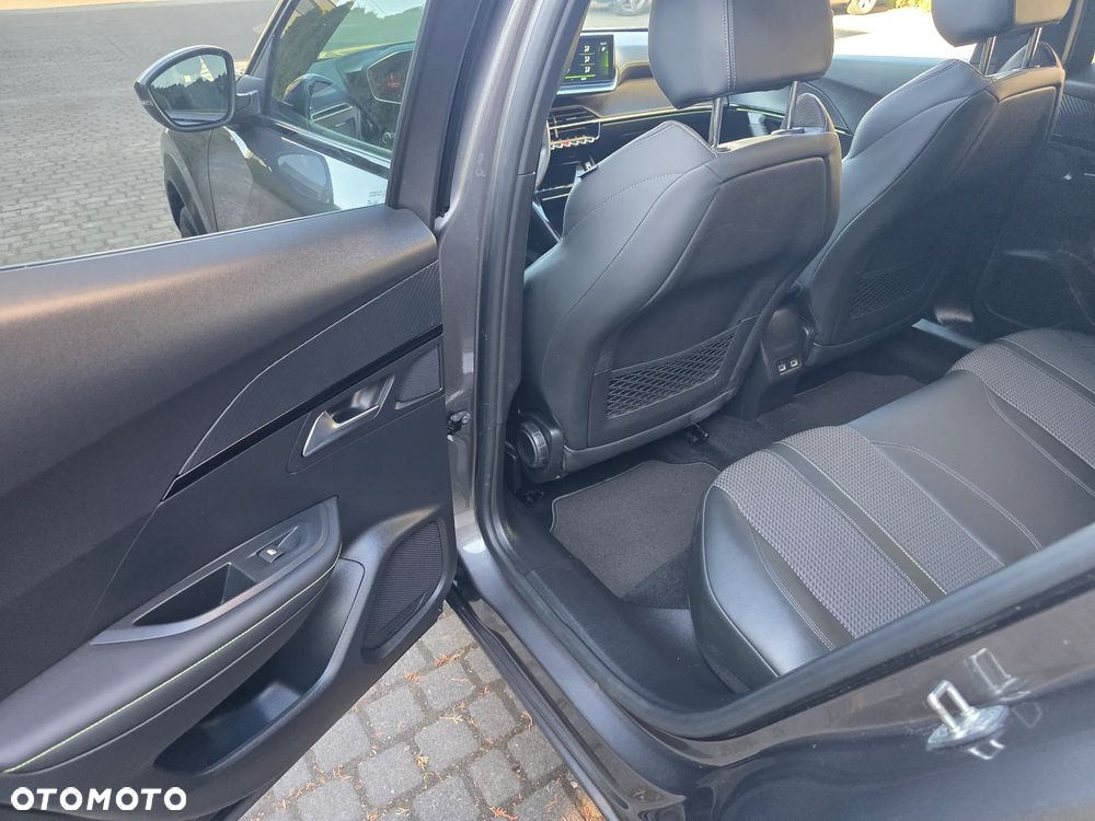 Peugeot 2008 PureTech 130 EAT8 GT - 15